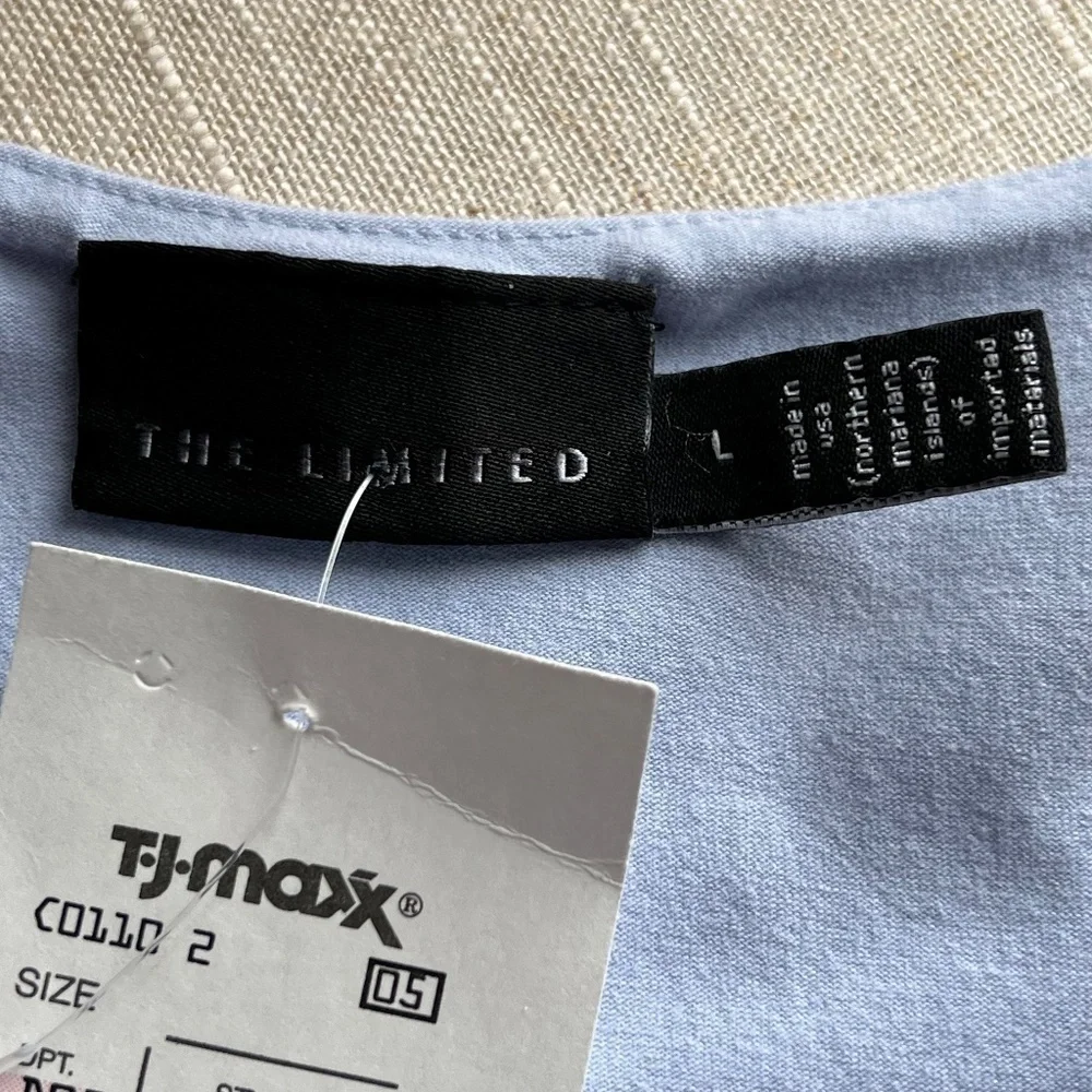 The Limited Blue Twist Front V-Neck Top Size Large NWT - Picture 3 of 10